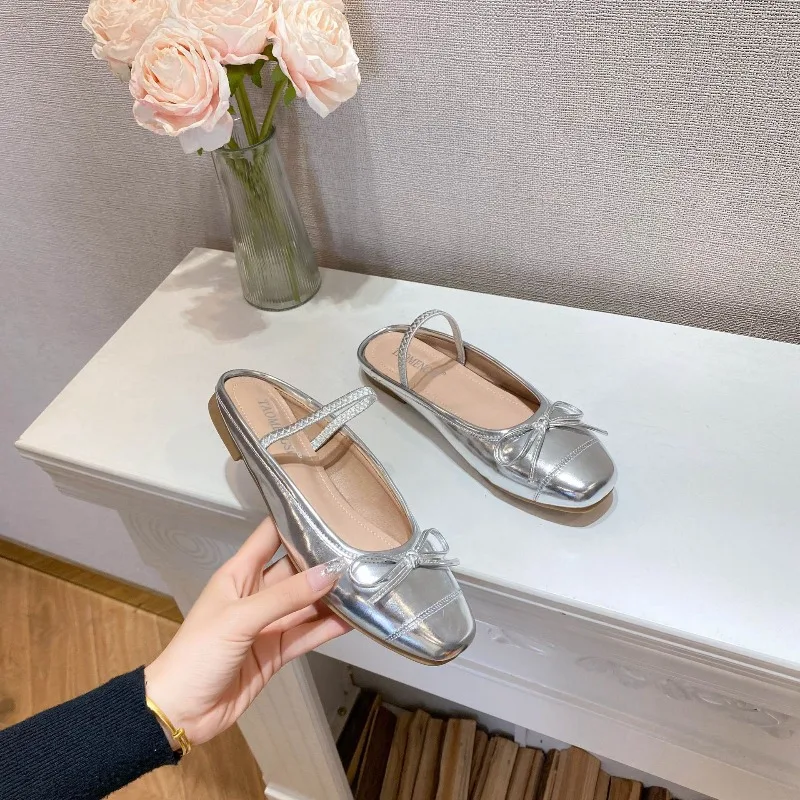 

2026 New Women's Shoes Fashion Flat Bottom Muller Slippers for Woman Exquisite Baotou Casual Shoes Designer Shoes Zapatos Mujer