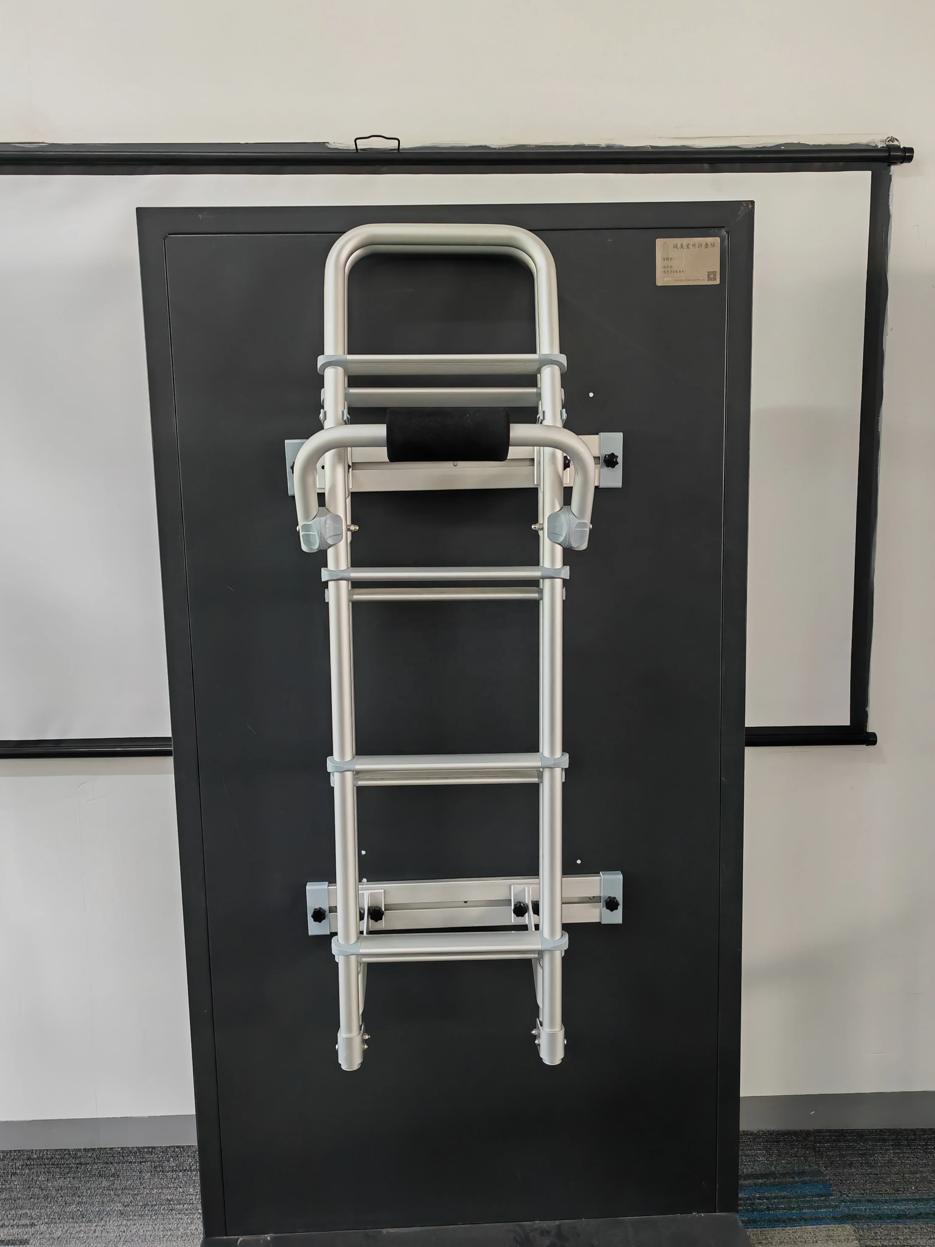 Adjustable Aluminum RV Back Folding Ladder for Motorhomes High Strength Rear Access Climbing Tool for Camper Van Trailer