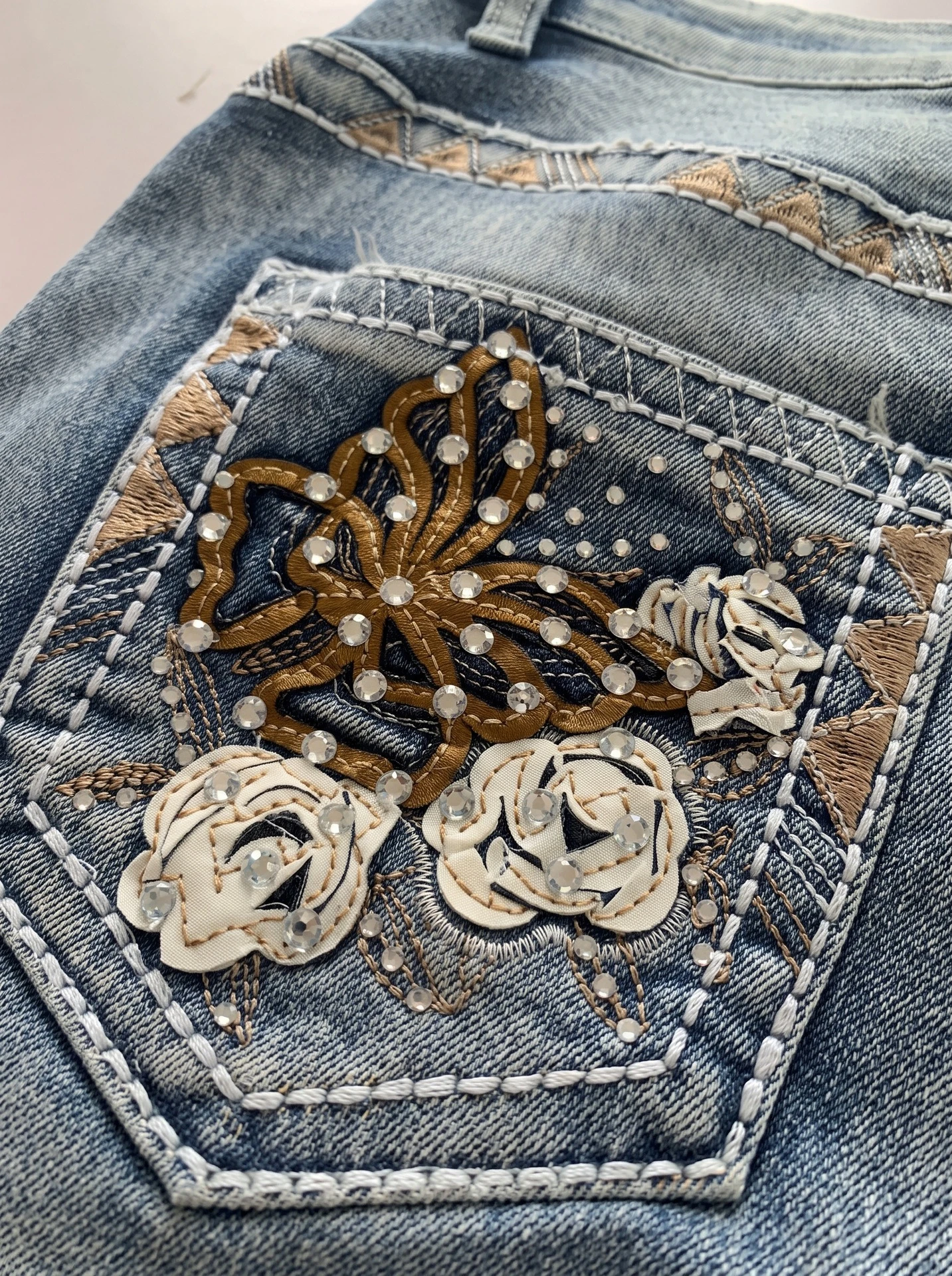 Women Rose Embroidery Rhinestone Flare Jeans Washed High Waist Floor‑Length Pants Sweet Color‑Blocked Casual Long Trousers