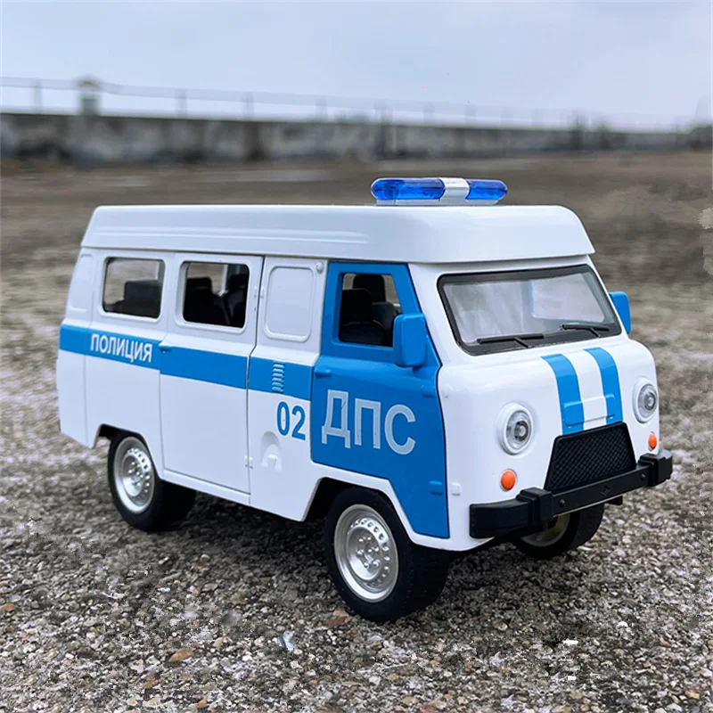 1/18 UAZ Travelers Alloy Traffic Bus Car Model Diecast Police City Tour Vehicles Car Model Simulation Sound Light Kids Toys Gift