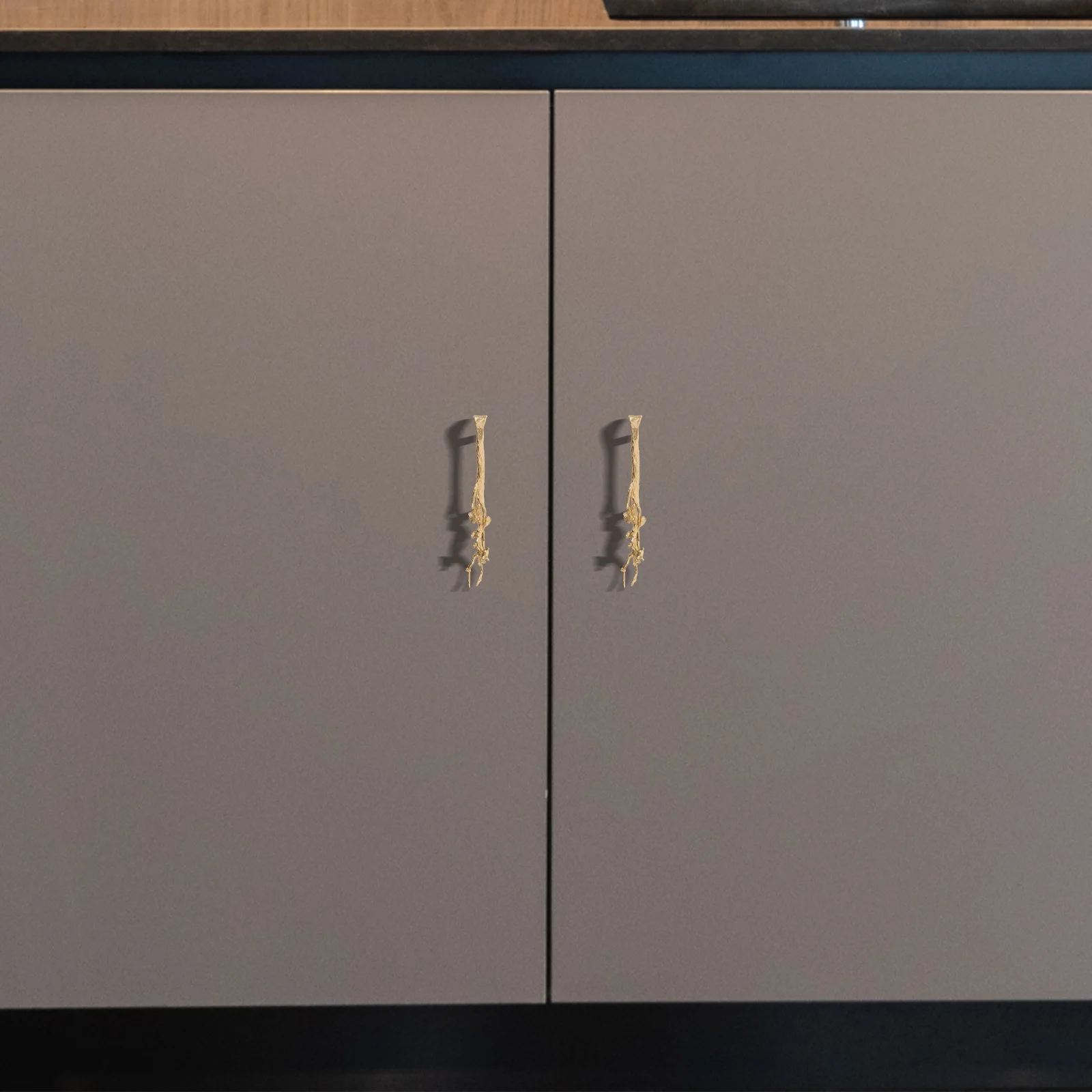 

Decorative Brass Handle for Cabinets Drawers Dressers with Vintage Bird Design Solid Metal Pulls for Home Furniture Renovation