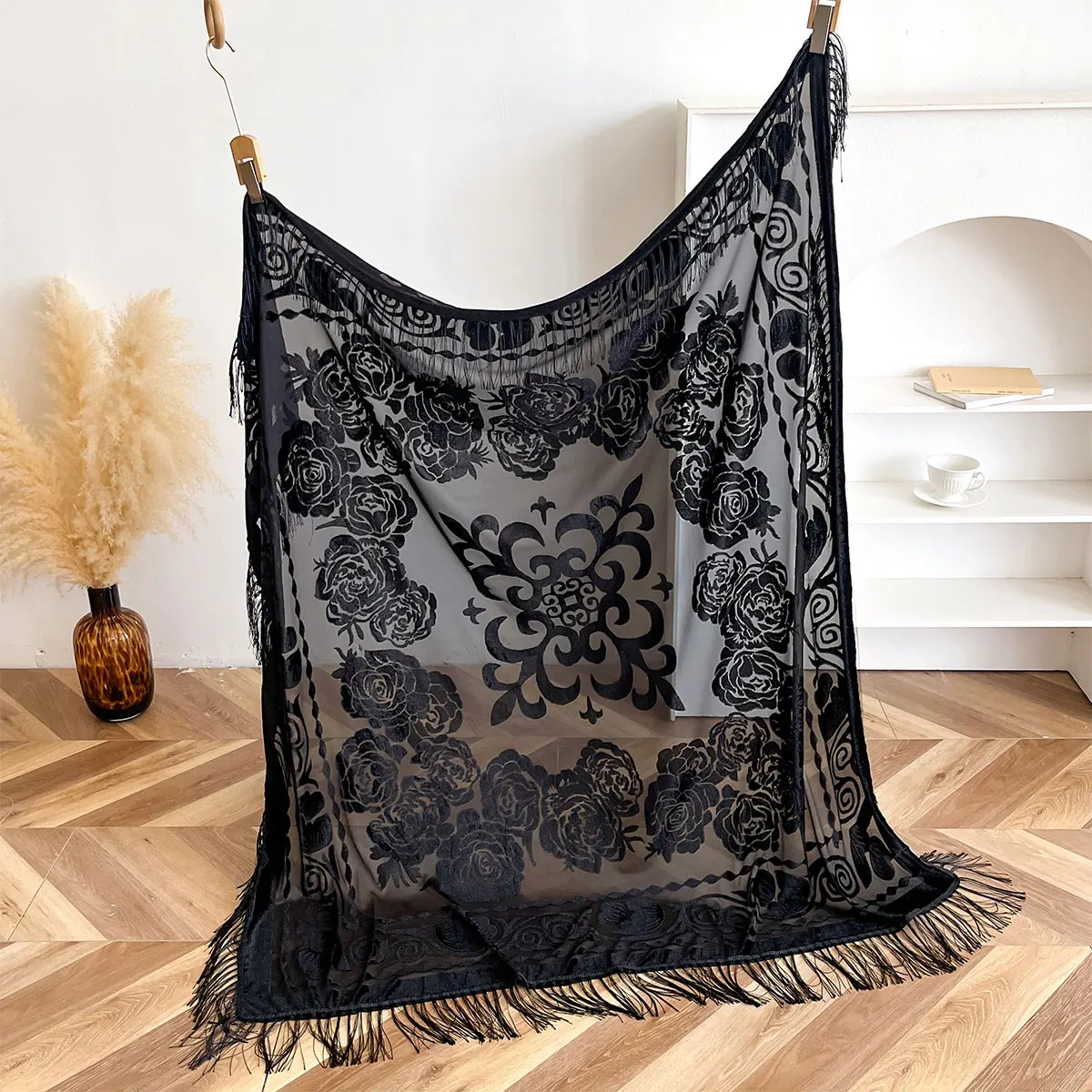 Immagine 3: Sciarpa Retrò in Velluto con Nappe Ricamo Floreale Sciarpa Calda da Donna per Primavera Autunno Inverno Stile Etnico Accessorio Moda