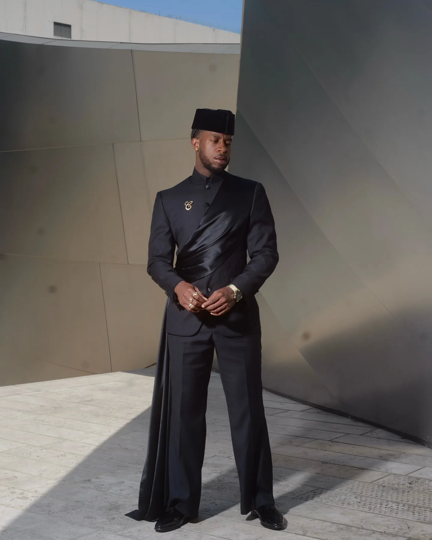Luxury Black Mandarin Collar Suit with Satin Diagonal Drape and Long Tail Men Formal Wedding Native Outfit Customized M265205