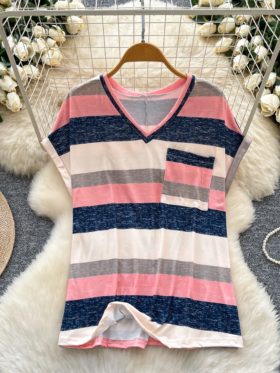 

Korean Sle Commuter Stripe V-Ne ort Sve Knitwear Women's Spring Summer New Skin-friendly Breathable Loose Versatile Top