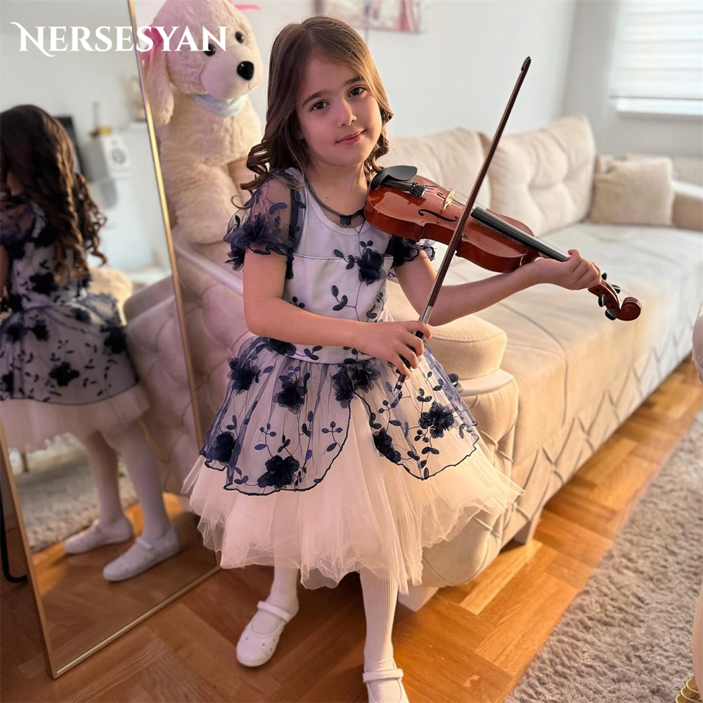 

Nersesyan Elegant Lace Flower Girl Dresses For Wedding A-Line Appliques 3D Flowers Children Birthday Party Gowns Occasional 2024