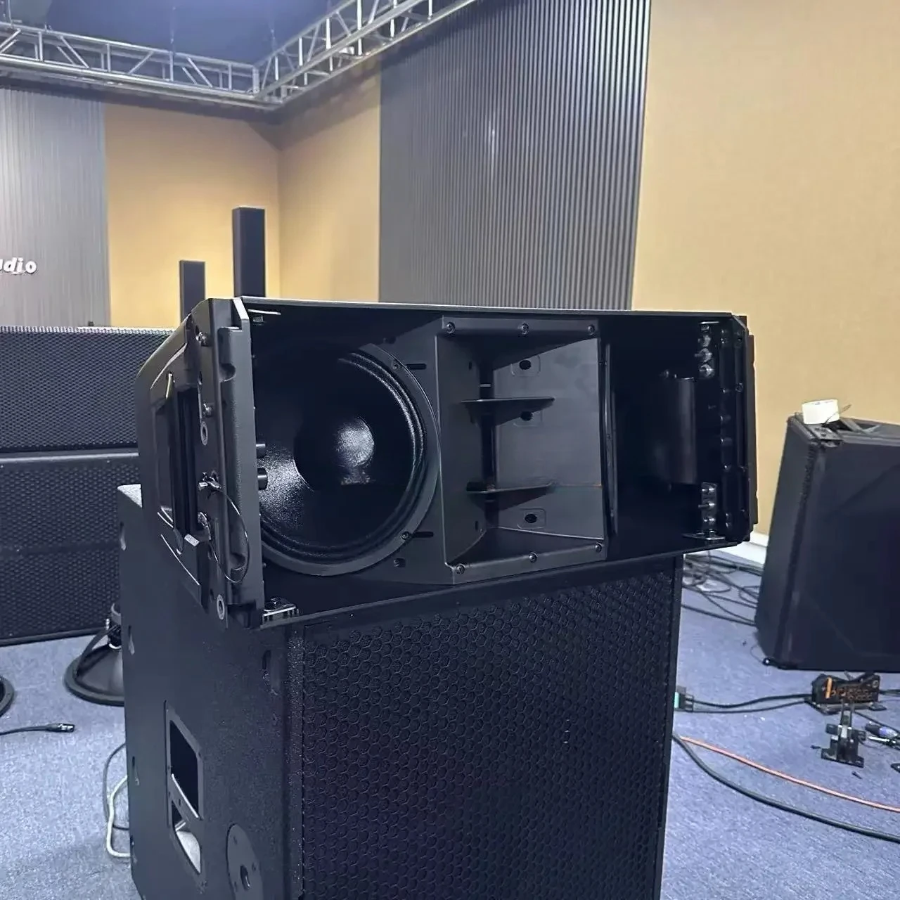 

HDL 30A Dual 10 Inch Active Line Array Speakers Passive/powered Sound System Rcf Professional Audio Equipment Outdoor Speaker