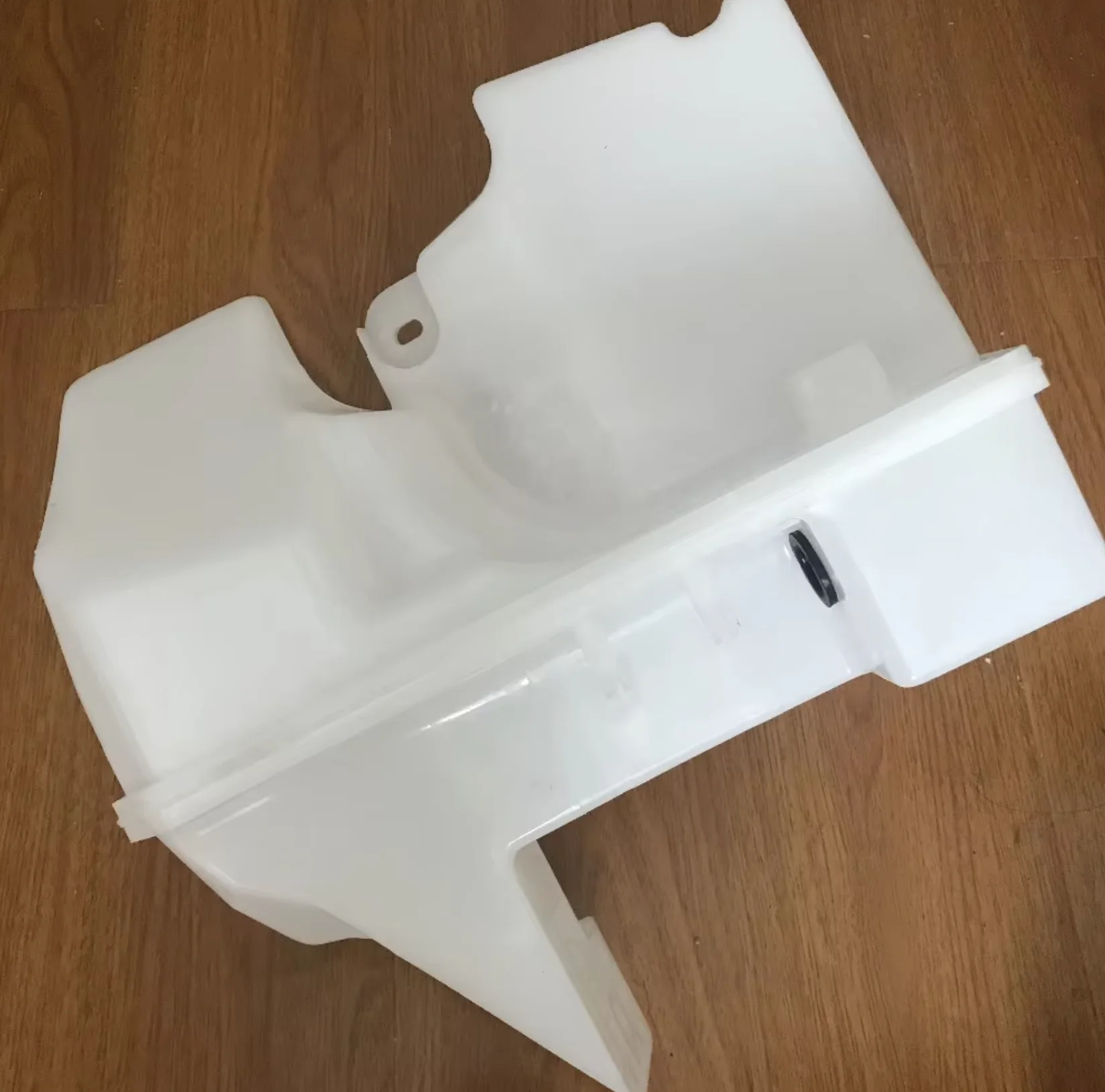 

Window Cleaning Washer Fluid Tank For VW Multivan T5 03-15 7H0955453L