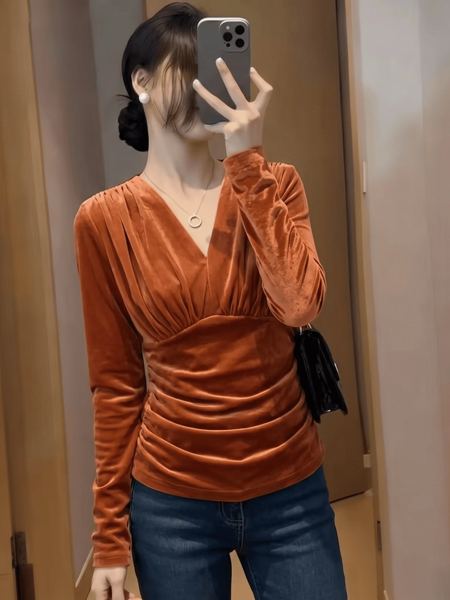 Velvet Long Sleeve T-Shirt Women's Autumn 2026 Slim Fit Design Base Layer Shirt Top Casual Style Universal Size Loose Fit