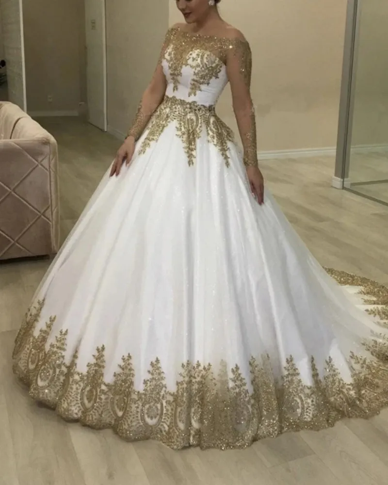 Muçulmano vestidos de casamento do laço do ouro para a noiva 2023 fora do ombro mangas compridas vestido de baile dubai arábia saudita vestido de noiva com apliques