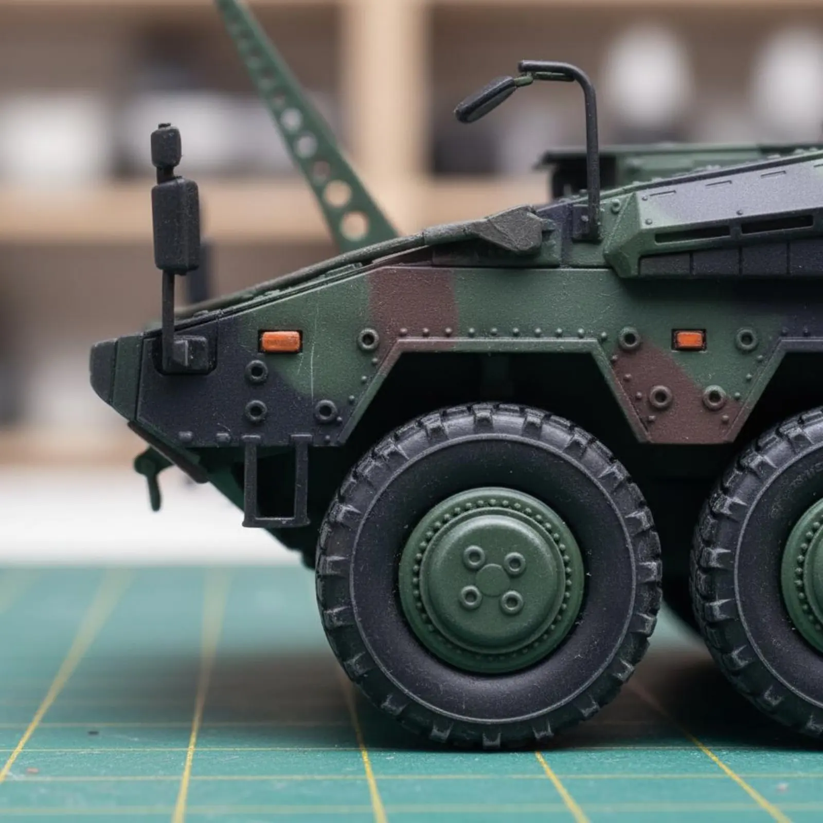1:72 Boxer Command Vehicle Alloy Diecast Armored Vehicle Collectible Toy Realistic Detailing for Collectors