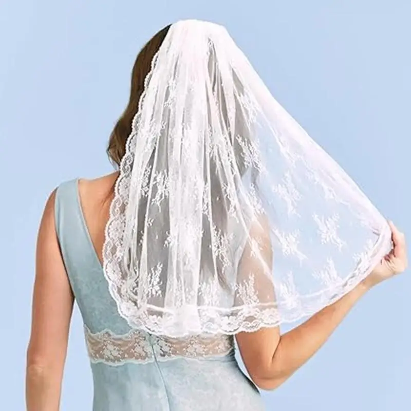 A52E Lightweight And Comfortable Wedding Veil With Fashion Lace Design Enhances Any Bridal Look Effortlessly