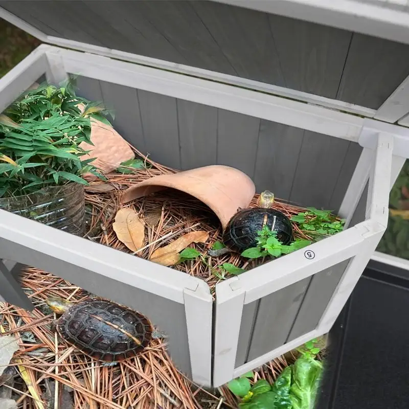 Wooden climbing pet feeding box Pet turtle special box Indoor and outdoor universal turtle room with lig