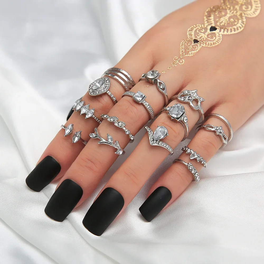 15Pcs Vintage Gold Stackable Rings Set Adjustable Bohemian Midi Knuckle Rings with Coin Flower Eye Crystal Charms Lightweight Alloy Jewelry for Women Daily Party