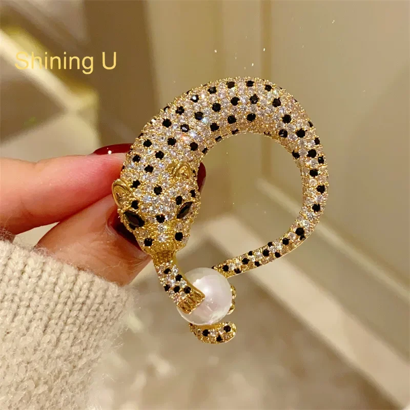 Shining U Vintage Cheetah Pearl Brooch for Women Men Fashion Overcoat Accessory Gift