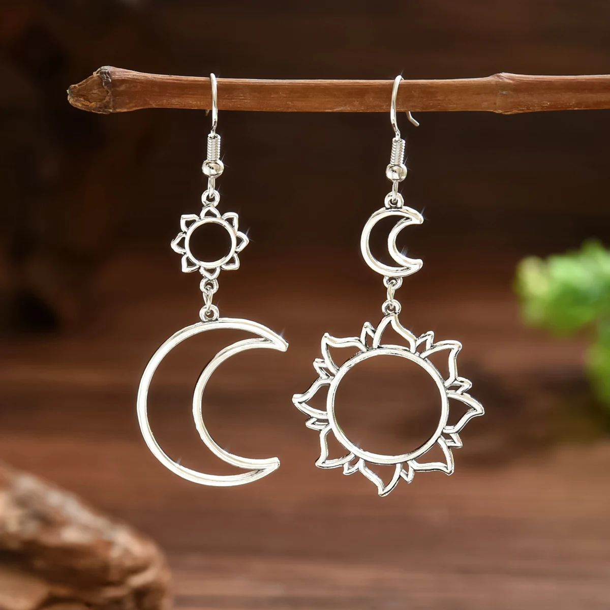 Bohemian Sun Moon Hollow Out Pendant Earrings New Senior Temperament For Women Jewelry Gift