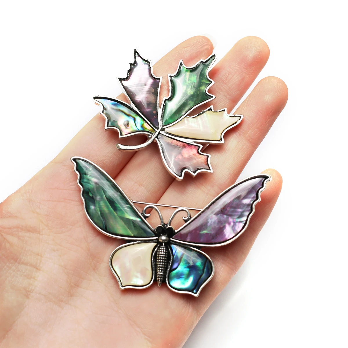

Natural Colors Shell Brooches Charms Maple Leaf Butterfly Animals Pendant Clothes Sweaters Pins Exquisite Jewelry Accessory Gift