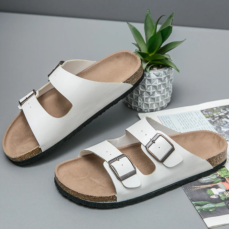 Couple Sandals Outdoor Lightweight and Comfortable Beach Shoes Simple and Versatile High-quality Slippers Size 35-46 Men Slipper