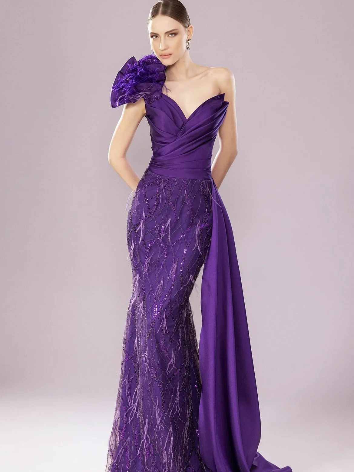 Elegant Evening Gowns With Bows On The Shoulders V-neck Ruche Gowns Feathered Cocktail Dresses