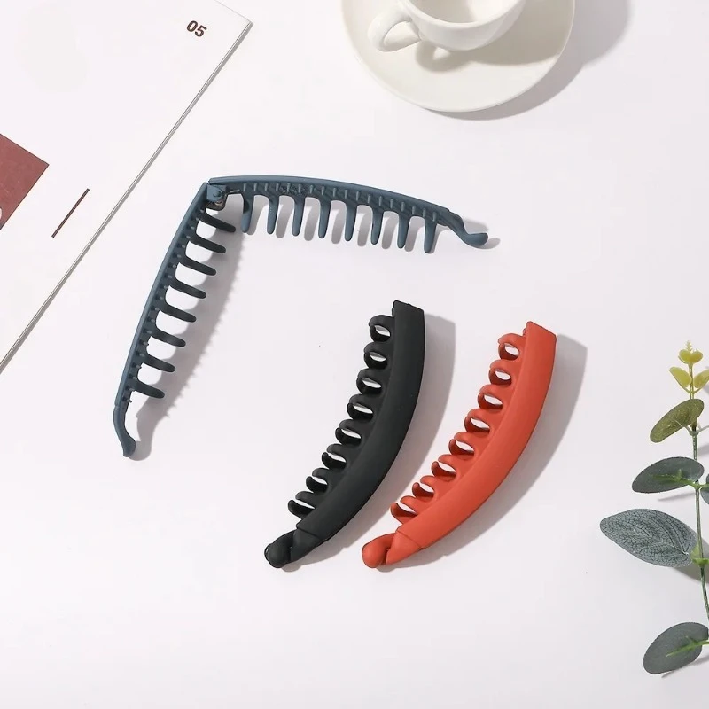 Large 5 Inch Non-Slip Banana Barrette Durable Hair Clip for Women Versatile Styling for Thin to Thick Long Hair 1 Piece