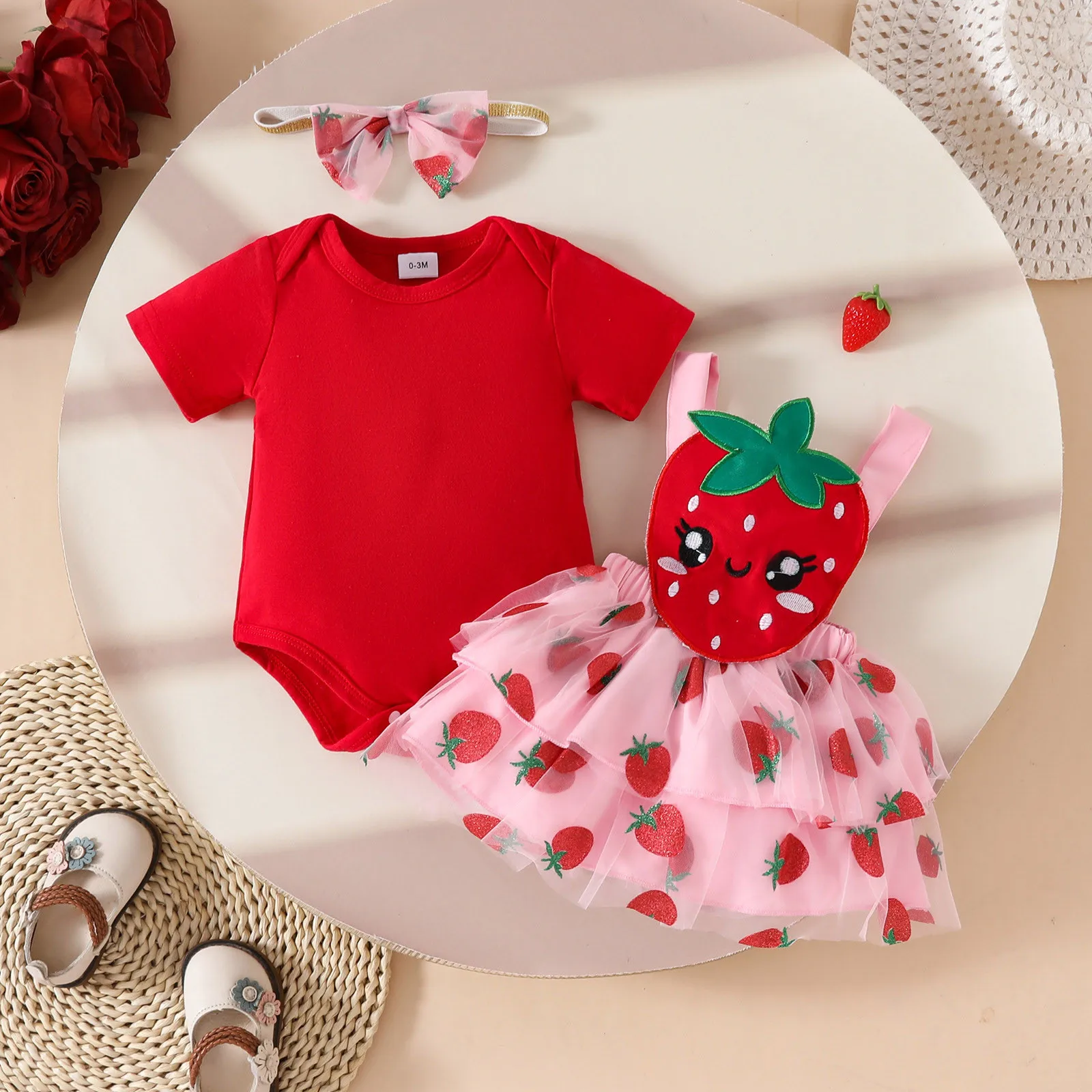 

Baby Boy Bodysuits Summer New Sweet Strawberry Flower Short Sleeved Romper With Strawberry Floral Mesh Cake Dress Suits Infant