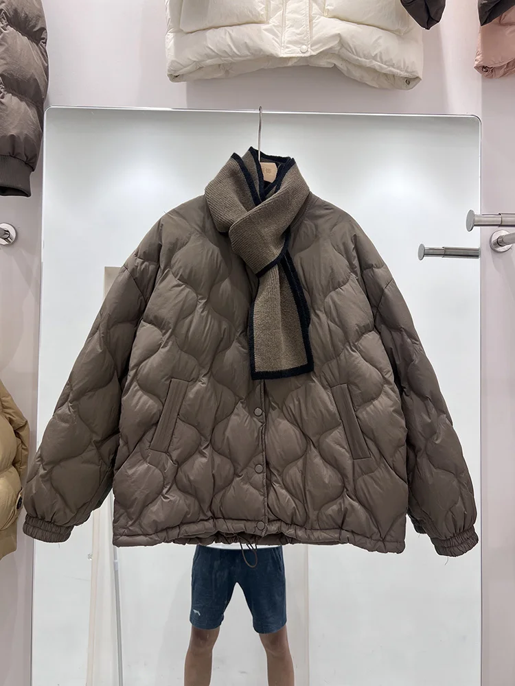 وشاح محبوك بياقة بيسبول قصيرة بتصميم جديد لشتاء 2025، سترة بيضاء مبطنة للنساء، معطف أنيق متعدد الاستخدامات #4