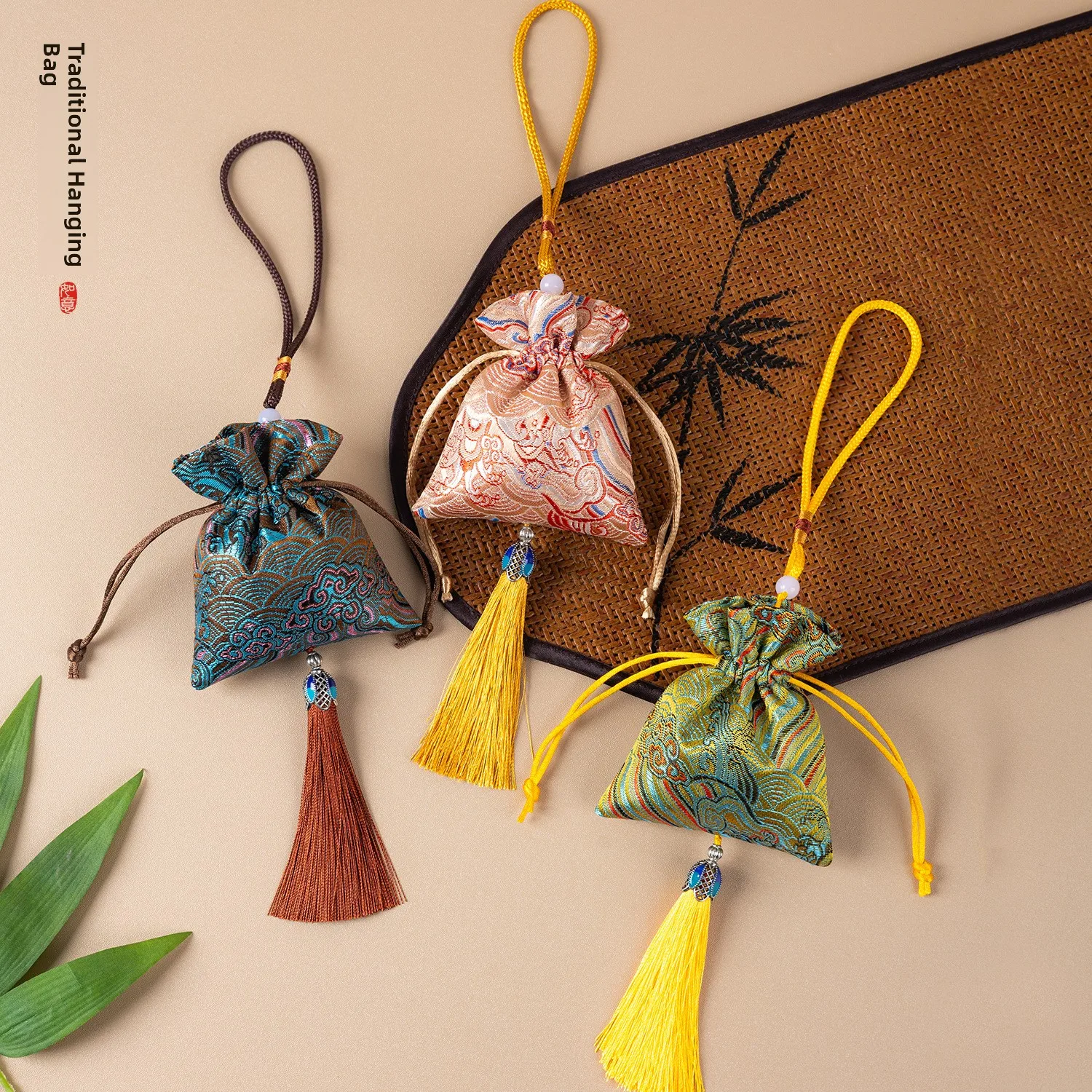 Embroidered Silk Fragrance Pouch Empty Bag Personal Hanging Ornament Artemisia Lavender Tassel Jin Satin Hanging Decoration