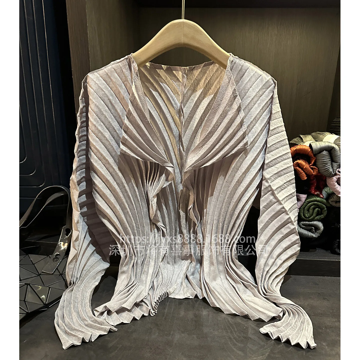 Miyake Pleated Autumn New Simple Solid Color Long Sleeved Women's Striped Pleated Collar Buttonless Cardigan Commuting Jacket