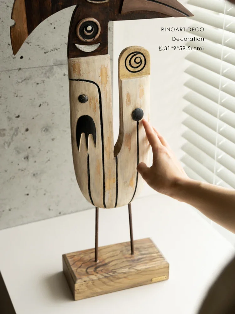 Inspiration three-dimensional wood carving handmade contrasting color desktop decoration, art, totem style, entrance living room