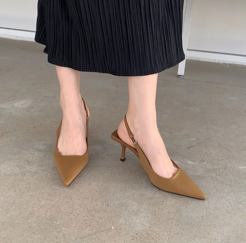 Spring New 2025 Pointed Fine Heel Middle Single Shoes with Empty Headrest Sandals High Heels Green Fashion Women's Shoes