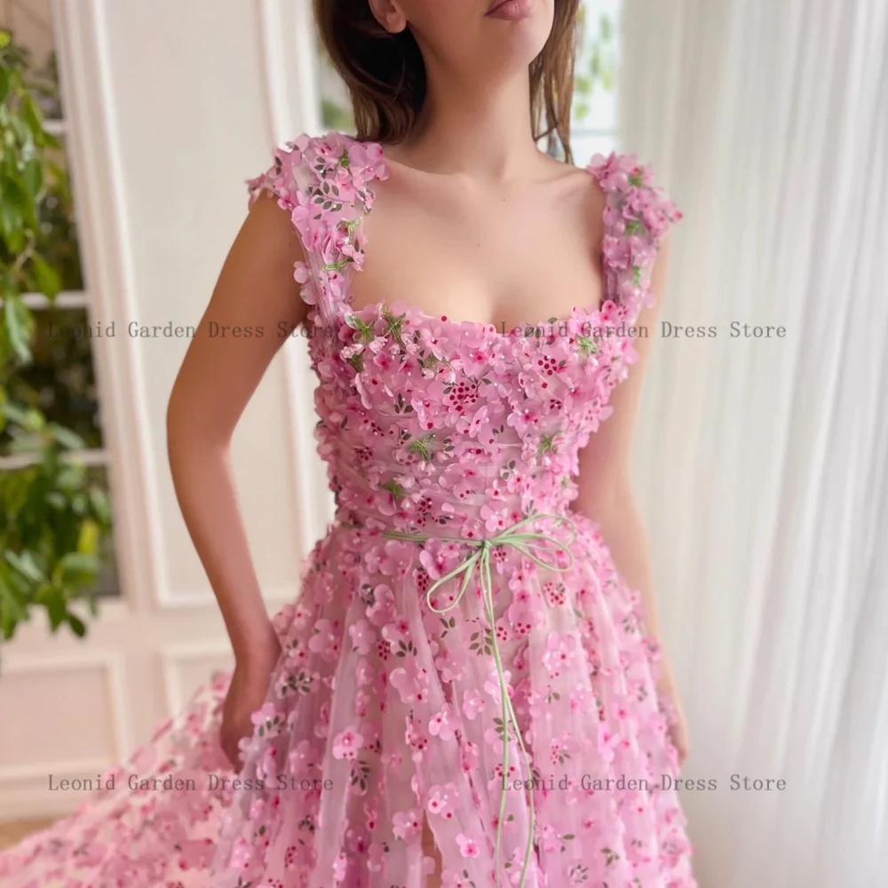 Rosa Ballkleider mit Blumen, quadratischem Ausschnitt, ärmellos, maßgeschneiderte Tüll-Partykleider, A-Linien-Abendkleid, Vorderschlitz