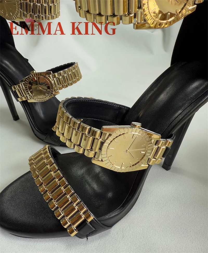 ساعة ذهبية رصع الصنادل المفتوحة تو عالية الكعب الكاحل حزام الصنادل عودة زيبر سلسلة معدنية صنادل طراز جلاديتور أحذية الحفلات الصيفية