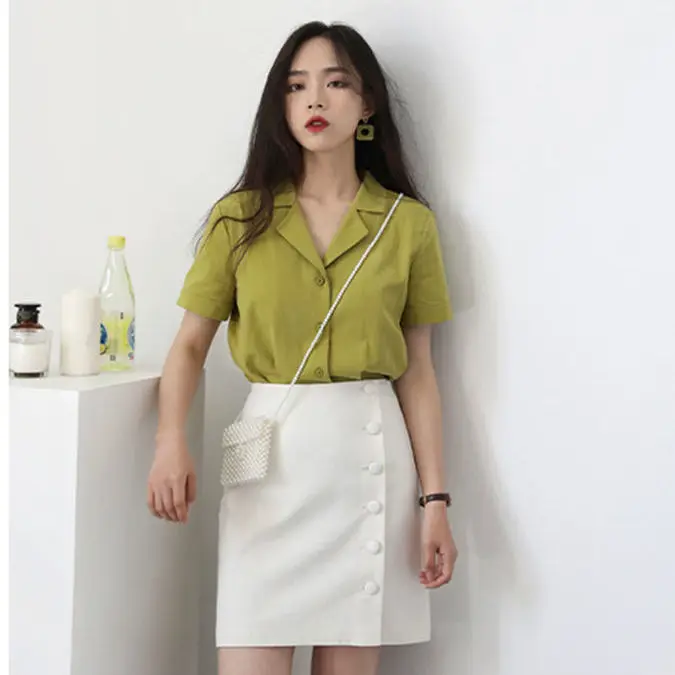 Short-sleeved Shirt 2025 Summer New Style Suit Collar Front Shoulder Black V-neck Shirt Retro Hong Kong Style Top