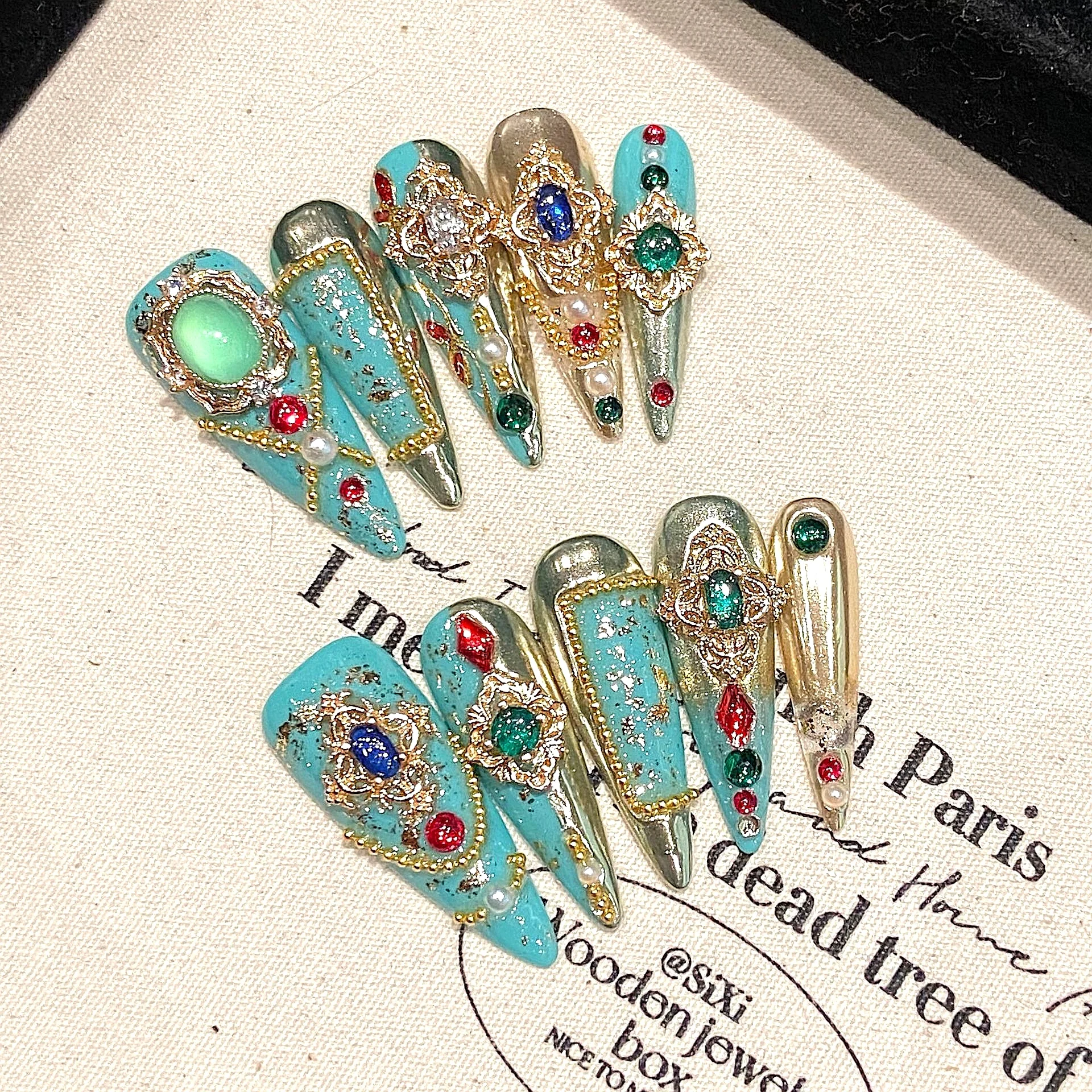 

Sapphire Luxury Full Diamond Banquet High-End Artistic Handmade Wearable Manicure