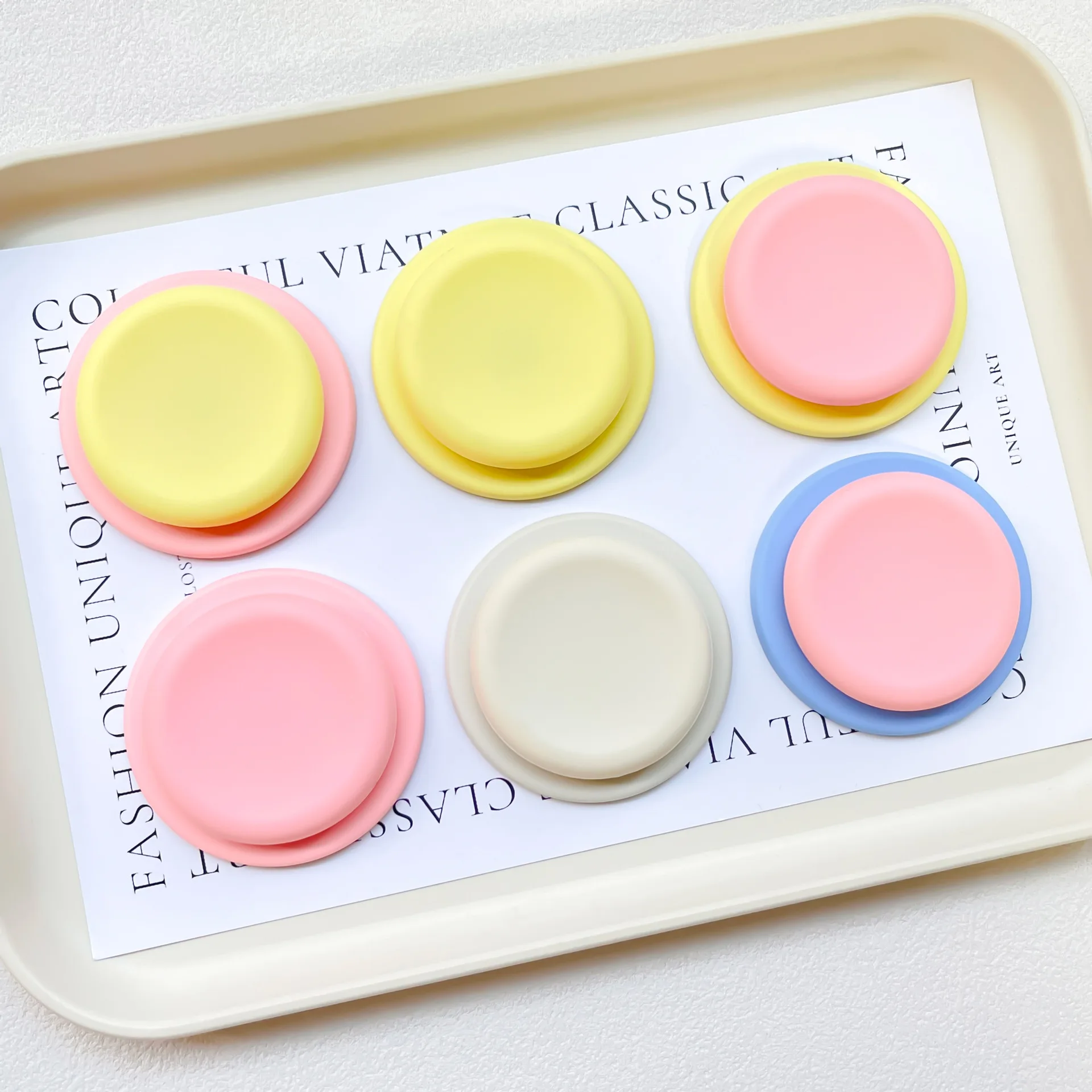 

Trendy DIY Colorful Silicone Round Pattern Magnetic Griptok Socket Bracket for Magsafe For Samsung S26Ultra Desktop Stand Holder