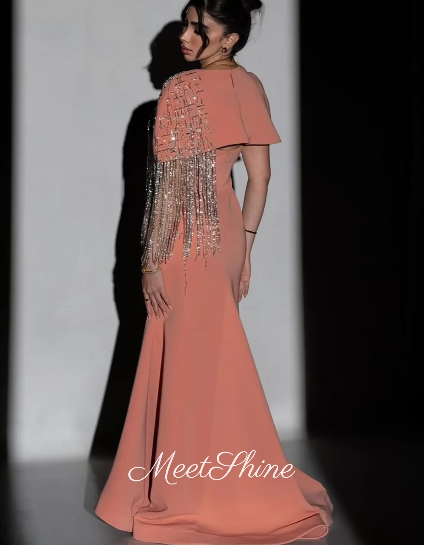 Abito da ballo a sirena arancione con collo alto Abito da sera personalizzato da donna Lunghezza pavimento Abiti da cerimonia per occasioni formali dell'Arabia Saudita