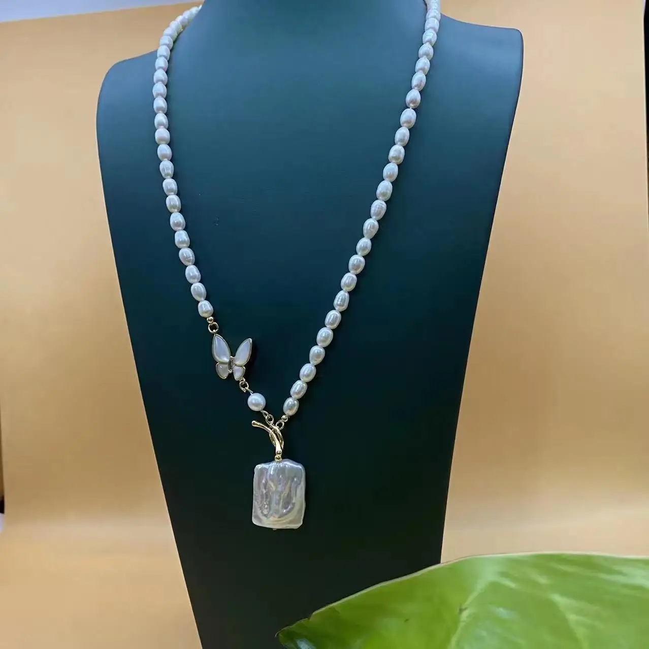 

Charm Natural Freshwater Baroque Pearl Necklace Pendant Long Sweater Chain Choker Collarbone Chain for Women Jewelry Accessory