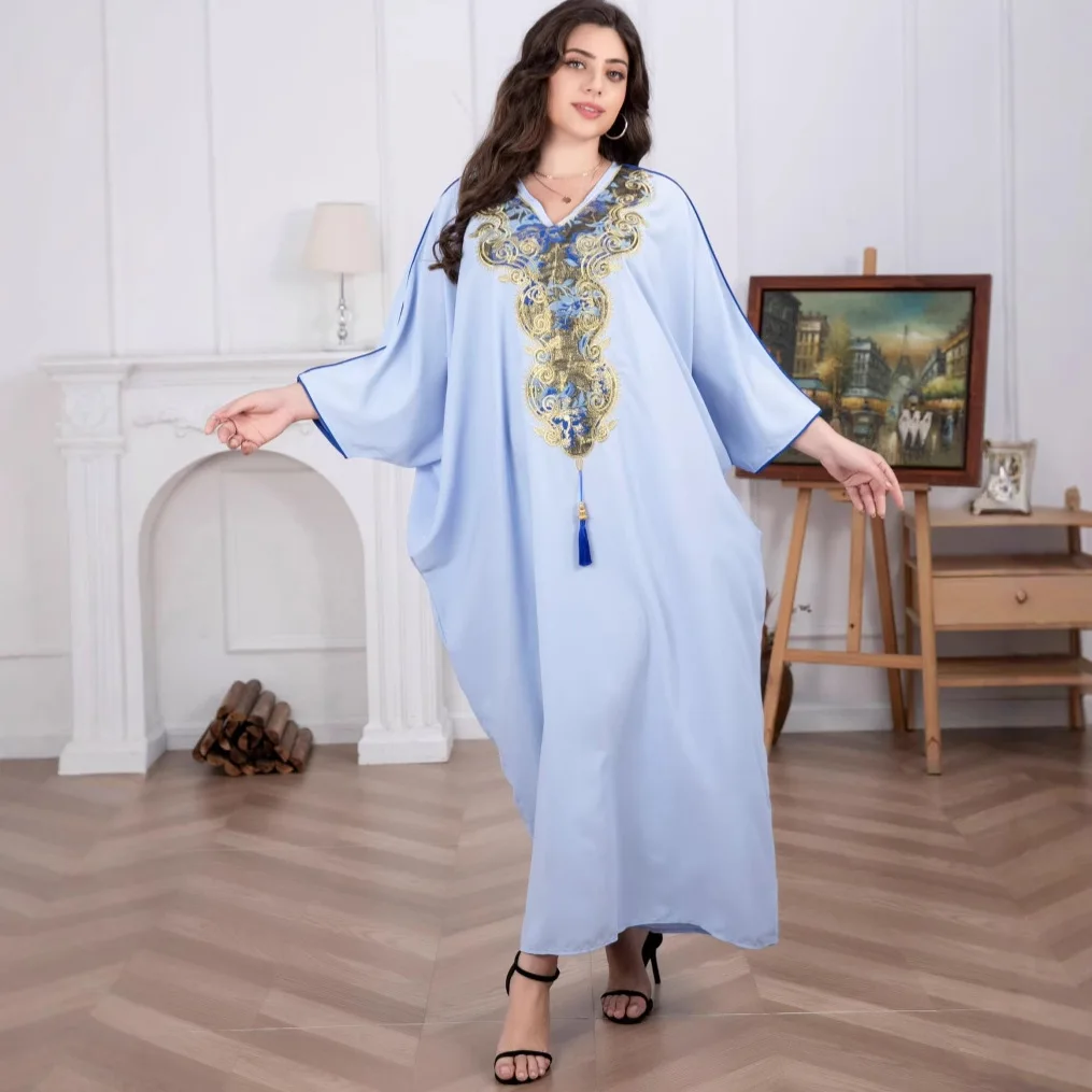 Middle East Muslim New Fashion Women's Embroidered Casual Trendy Elegant Loose V-neck Long Sleeve Ankle Length Abayas Female 3