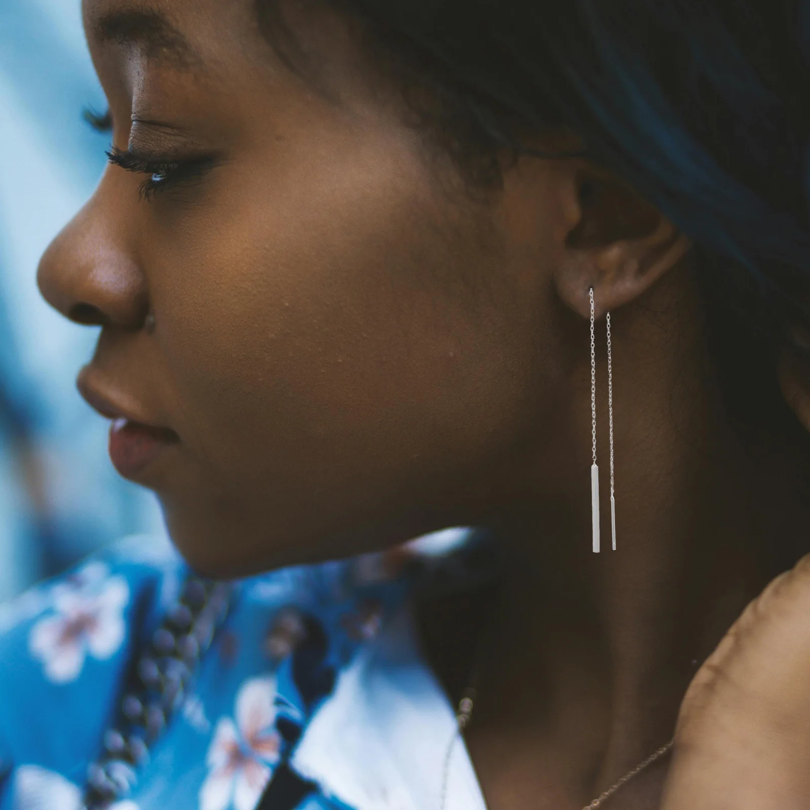 1 пара длинных минималистичных сережек-цепочек с резьбой и кисточками, легкие элегантные висячие украшения для ушей для женщин