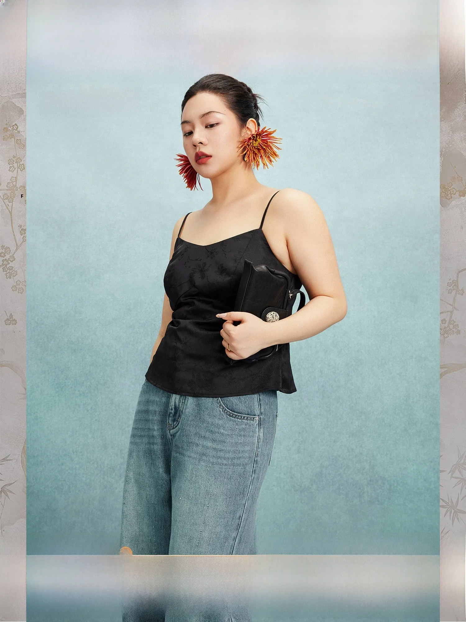 

Новый атласный жилет Plusmall в китайском стиле с цветочной вышивкой, облегающий, с открытой спиной, на регулируемых бретелях, для повседневной носки, для женщин больших размеров