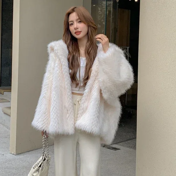 

2025 Autumn/Winter European New Women's Fake Fur Jacket Commuting Fashion Hoodie