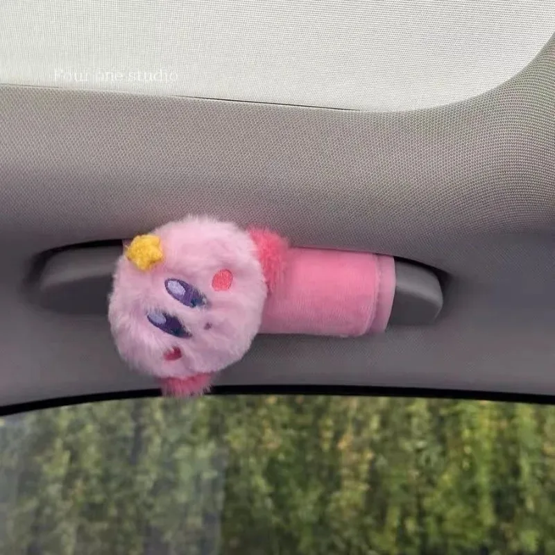 Kawaii كيربي مسند ذراع السيارة غطاء من القطيفة للنساء الكرتون سقف مسند الذراع الأمامي الغطاء الواقي قبضة السيارة المضادة للاحتكاك الداخلية هدية #4