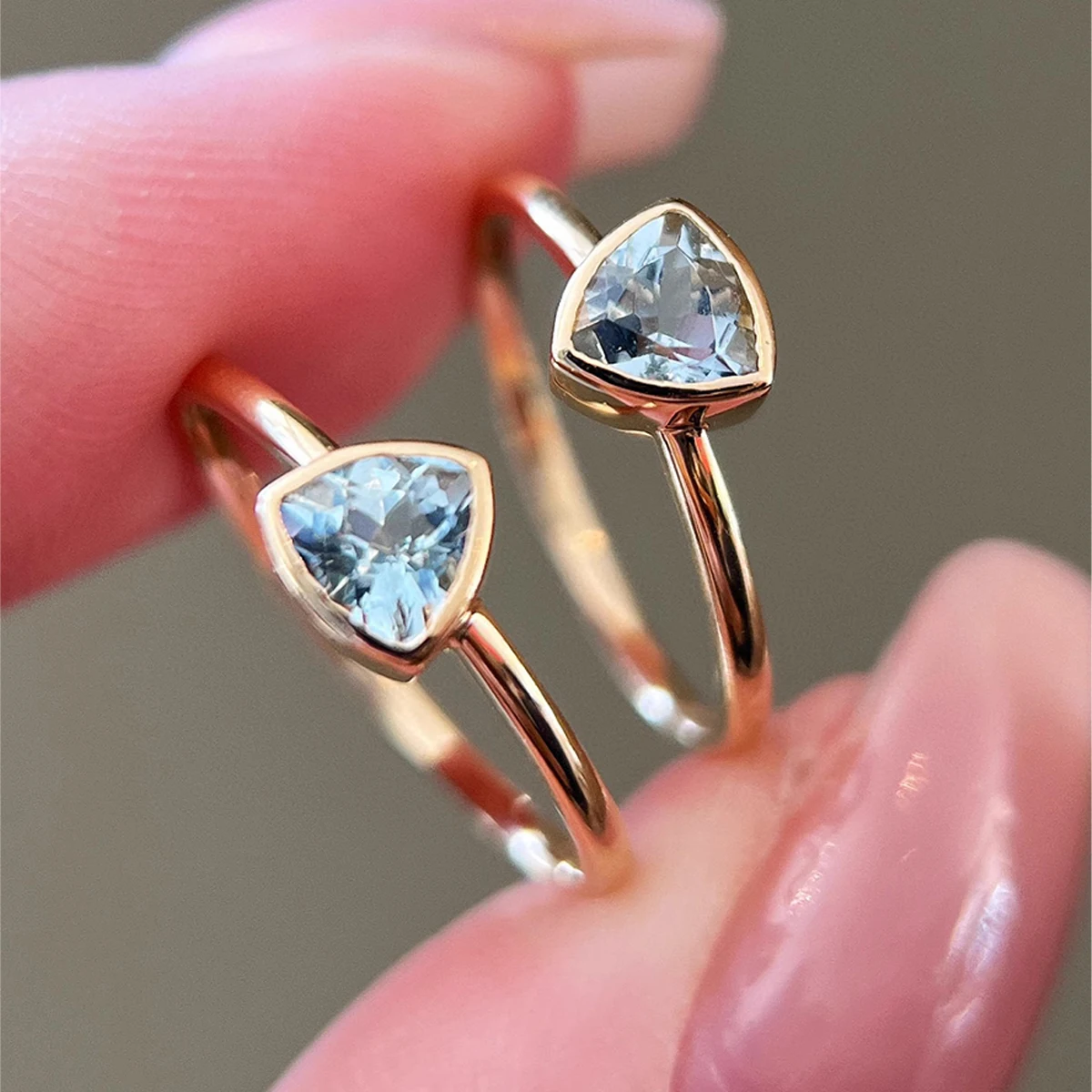 

Triangular blue zircon pure silver ring with niche design S925 women's ring, preferred birthday gift for friends
