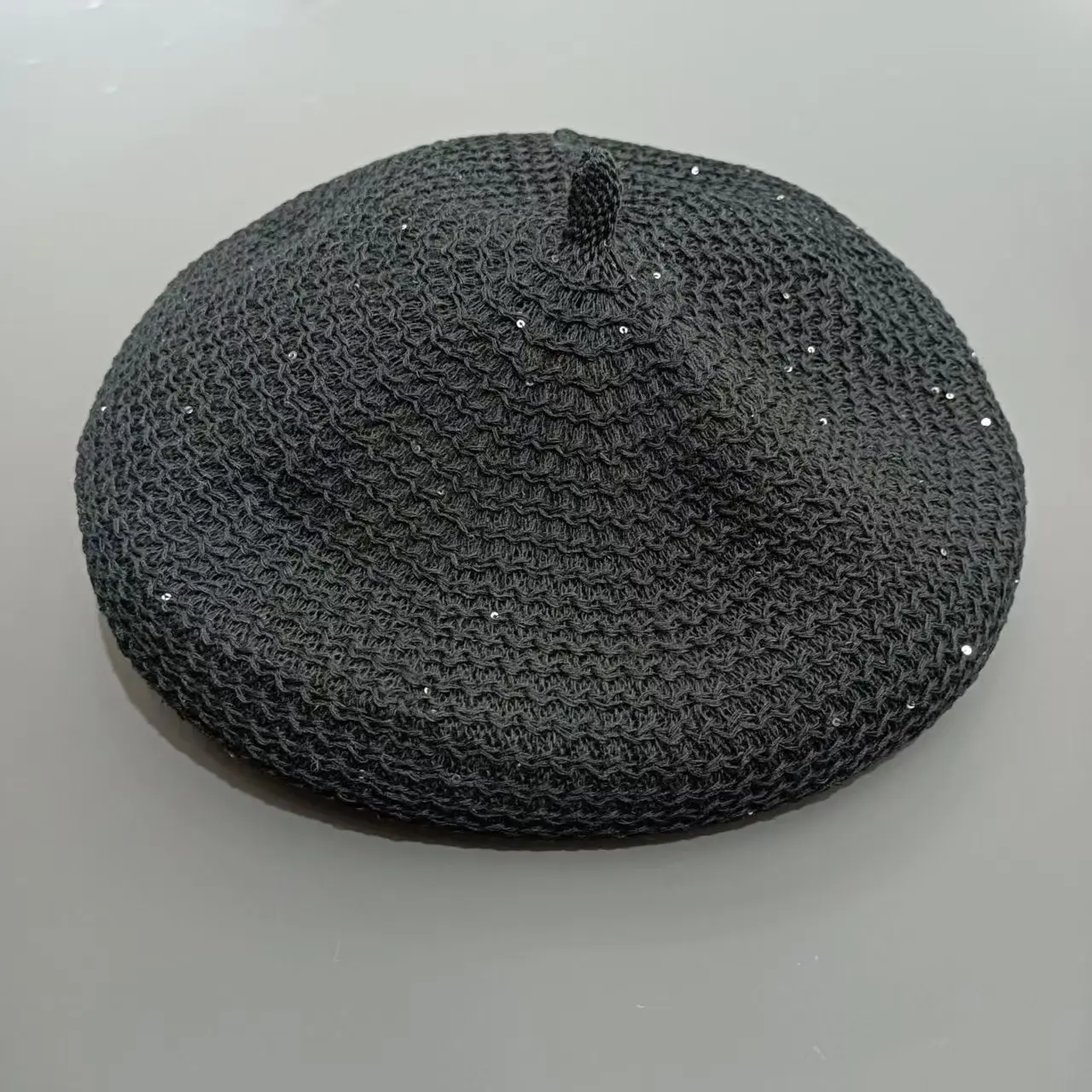 

New Shinning Sequins Summer Beret Hat Women Big Head Outdoor Best Matched Solid Painter Hats Fashion Female Bonnets Cap Gift