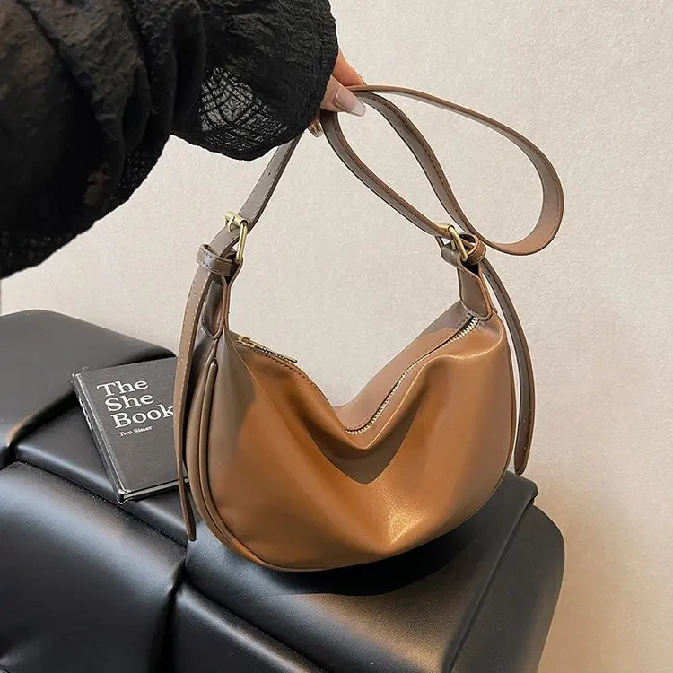 

Fashion Bag Women's 2026 New Retro High-end Ins Niche Dumpling Bag Versatile Soft Leather Shoulder Messenger Bag