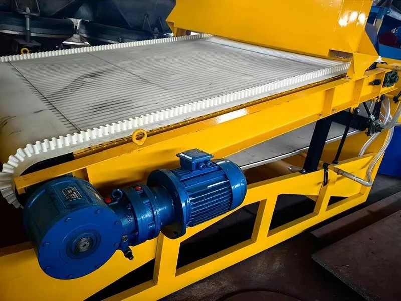 المنتج الساخن آلة فصل مغناطيسي لتعدين الذهب Feldspar Kaolin فاصل معدني لوحة مسطحة فاصل مغناطيسي للليمونيت