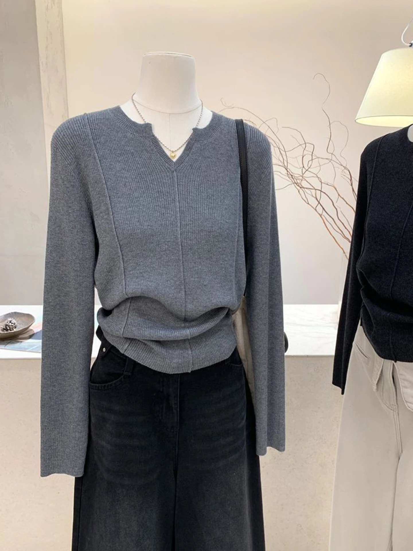 

Soft Skin-Friendly Long Sve Base irt Commute Pure Color Knitted Women's Top European Design Winter Versatile Straight Cut