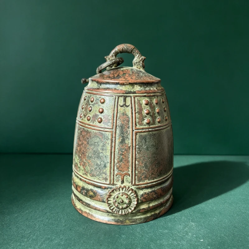 Vintage Collectible Bells - ระฆังวัดโบราณแบบแขวน ระฆังทองแดงโบราณสำหรับพิธีกรรม ระฆังทิเบตสำหรับบูชาพระ ตกแต่งบ้าน ของสะสม