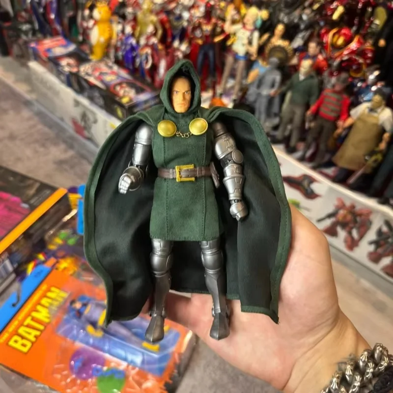 100%IN STOCK Mezco Original Marvel One: 12 Collective Doctor Doom Deluxe Edition 6-Inch 1/12 Scale Action Figure Model Toy