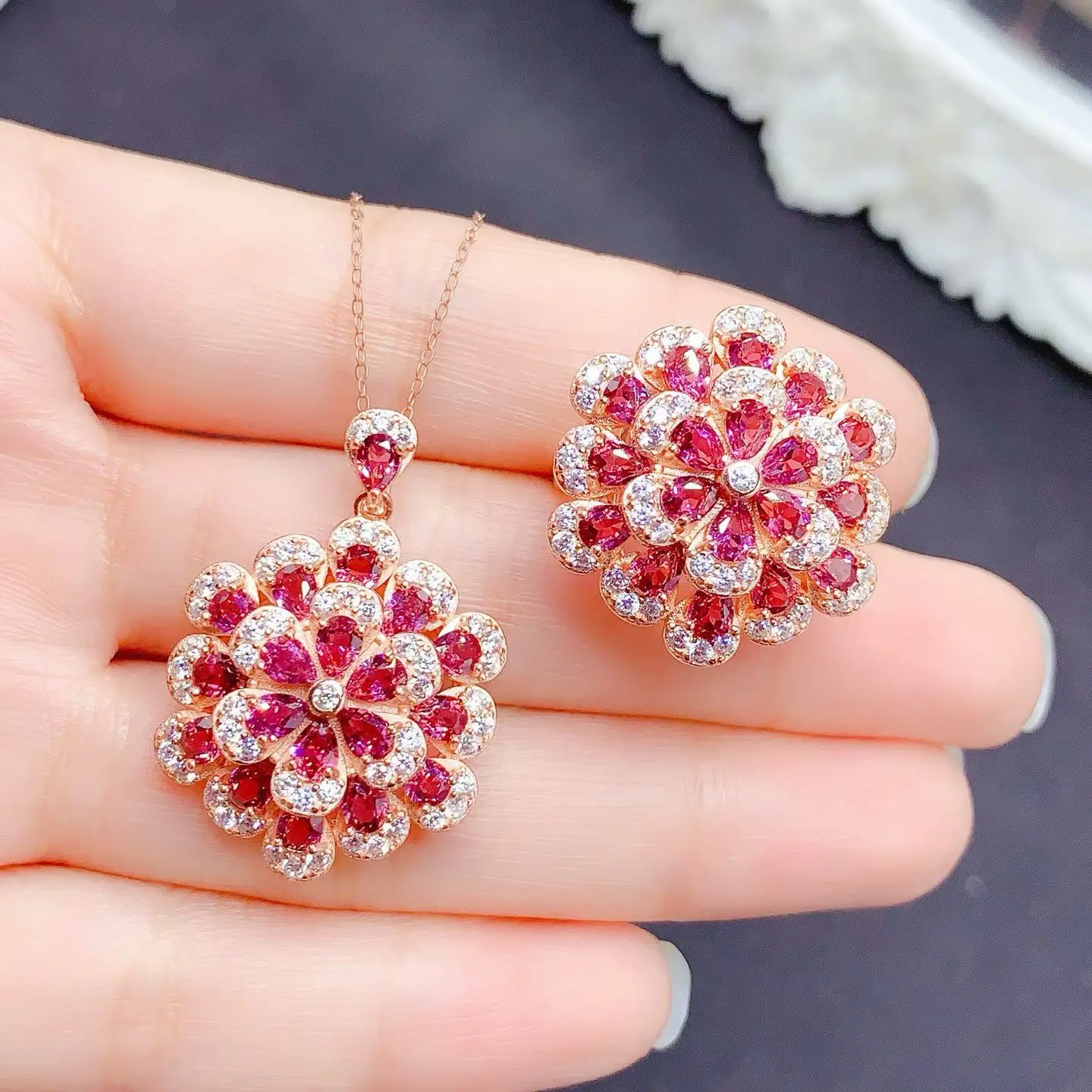 

Elegant Natural Garnet Luxury Jewelry Set 925 Sterling Silver Fine Crafted Sparkling Rose Gold Flower Pendant & Ring for Women