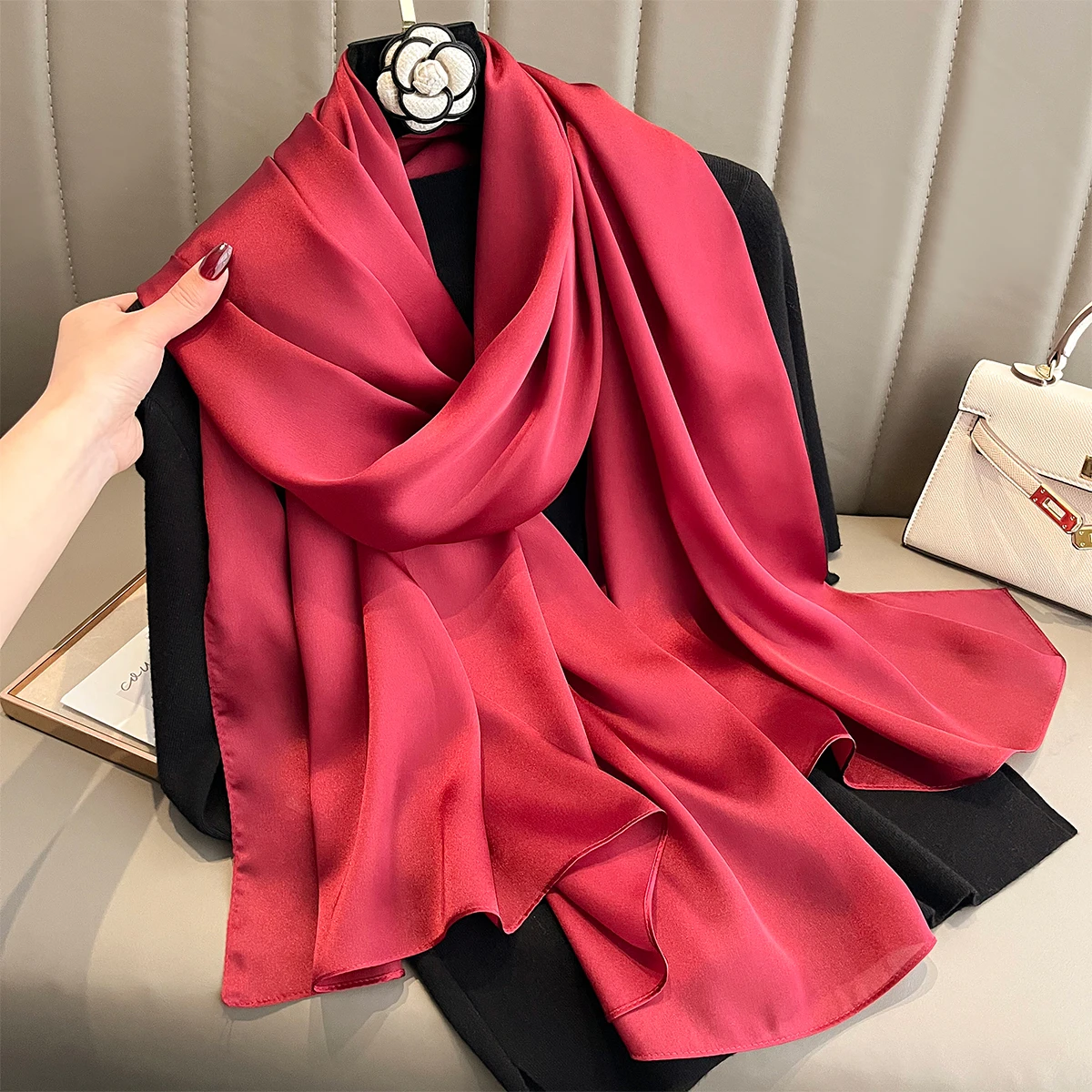 Luxuriöser Seidenschal mit Farbverlauf für Damen, Marken-Schals und -Tücher, Bandana, Kopftuch, Modischer Hijab, Hochzeits-Poncho 2026 – Detail 16